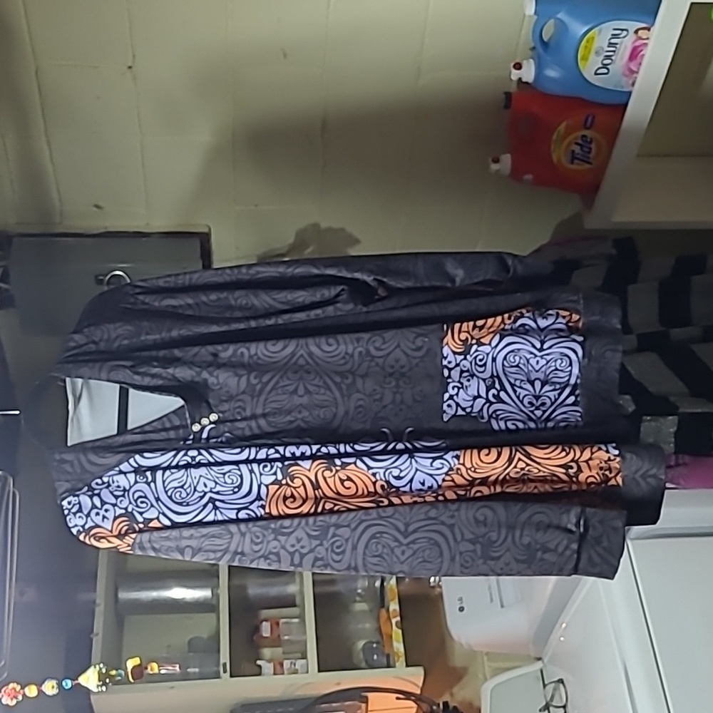 NANU long sleeve tunic hooded and 3 buttons and two strings in front